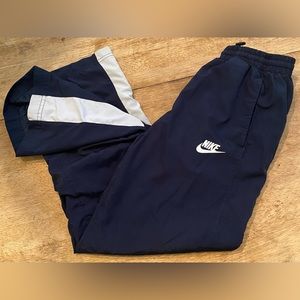 Nike Youth Medium Navy lined 100% Poly Athletic‎ Pants